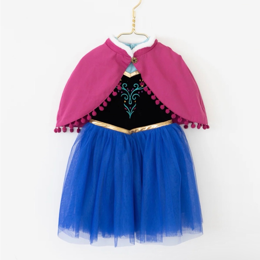 NIB Taylor Joelle Anna with cape